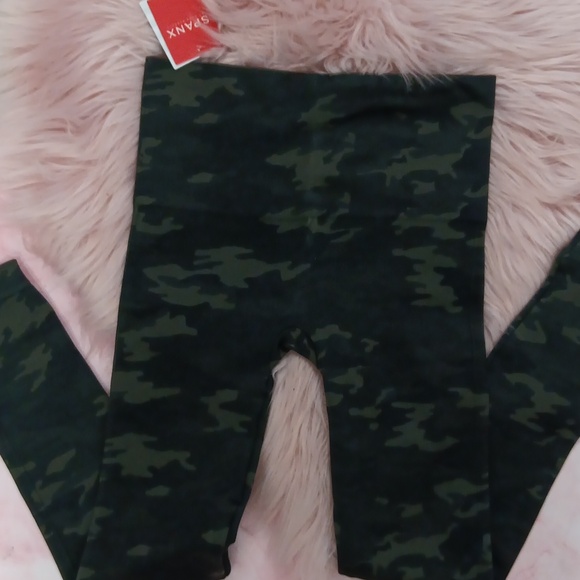 Brand New SPANX GREEN CAMO "LOOK AT ME NOW" LEGGINGS -XS - Picture 2 of 6